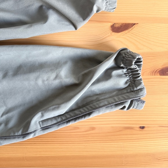 Nike Dri-FIT Challenger Woven Running Pants • Men’s M • Gray • Joggers - Picture 6 of 11